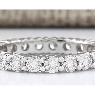 2.00 CTW Natural Diamond Ring In 18K White Gold: 2.00 CTW Natural Diamond Ring In 18K White Gold Manufacturer's Suggested Retail Price: $ 5400.00 Stamped: 18K Ring Size: 6.25 Up To Size 8 only we can also size down 1 size Total Ring Weight: