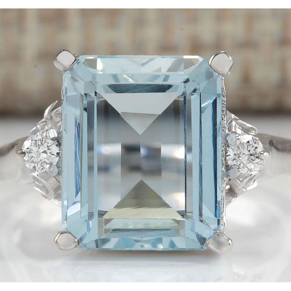 4.72 CTW Natural Aquamarine And Diamond Ring In 18K White Gold: 4.72 CTW Natural Aquamarine And Diamond Ring In 18K White Gold Manufacturer's Suggested Retail Price: $ 2700.00 Stamped: 18K Ring Size: 5.25 Total Ring Weight: 3.5 Grams Diamond Weight: Total Natural 