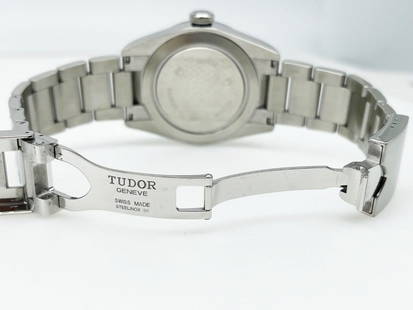 Tudor Heritage Black Bay 79220 Blue Bezel Stainless Steel Box Booklet: Tudor Heritage Black Bay 79220 Blue Bezel Stainless Steel Box Booklet ---- Product Code: 175453807784-E ---- Brand: Tudor ---- Condition: Pre-Owned ---- Model: Tudor Heritage ---- Item Specifics:Band