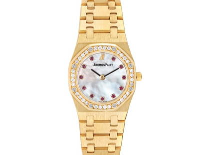 Audemars Piguet Royal Oak Yellow Gold Diamond Rubies Ladies Watch: Audemars Piguet Royal Oak Yellow Gold Diamond Rubies Ladies Watch ---- Product Code: 55127-34CB0 ---- Brand: Audemars Piguet ---- Condition: Pre-Owned ---- Audemars Piguet Royal Oak Yellow Gold Diamon