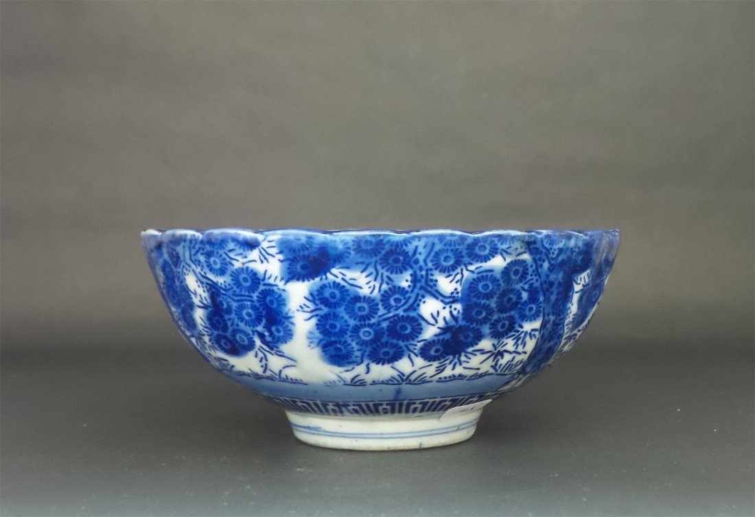 (17/18)th CENTURY EXPORT BLUE AND WHITE BOWL (KRAAK) (1 of 5)
