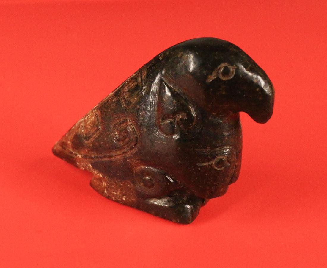 Chinese handcarved jade statue in a bird shape. 1850. (1 of 4)