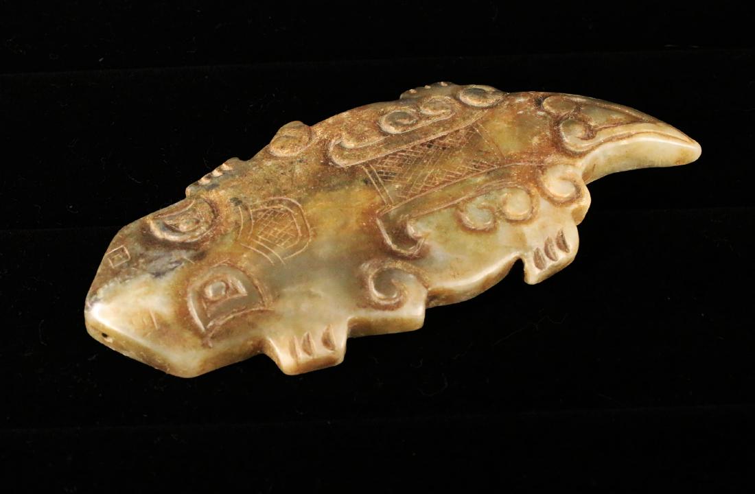 Handcarved stylized lizard figure. Late Qing. 30 gr. (1 of 4)