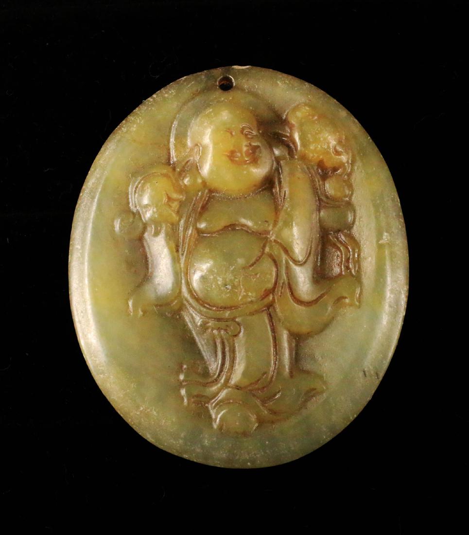 China. Handcarved jade pendant. 1920 AD. 24 gr. (1 of 2)