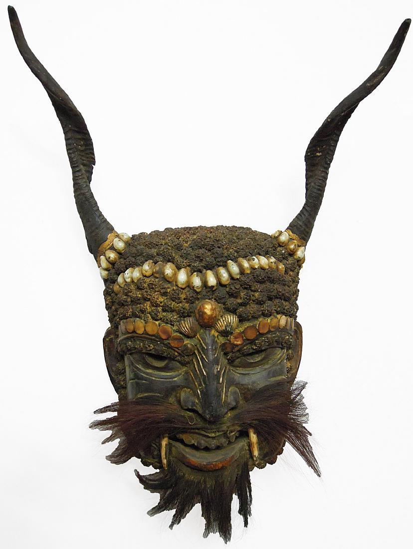 Nepal Himalayan tribes 1900. Rare Shaman wooden mask: Nepal. Himalayan tribes. Early 1900. Rare and impressive Shaman wooden mask. Antelopes horns. Decorated with Rudraksha seeds (they are associated with the Hindu deity Shiva and are commonly worn for p