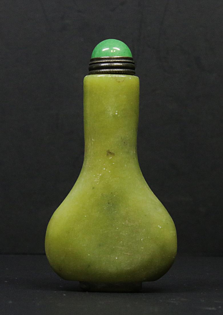 Qing dynasty 1850/1950 Handmade natural jade snuff (1 of 5)