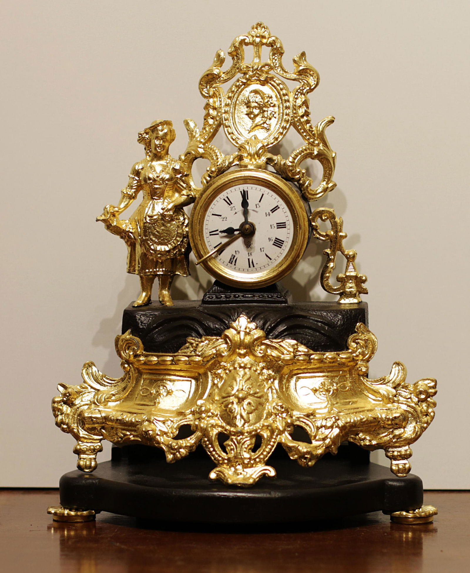 France Table Clock Romantic style 1900 (1 of 4)