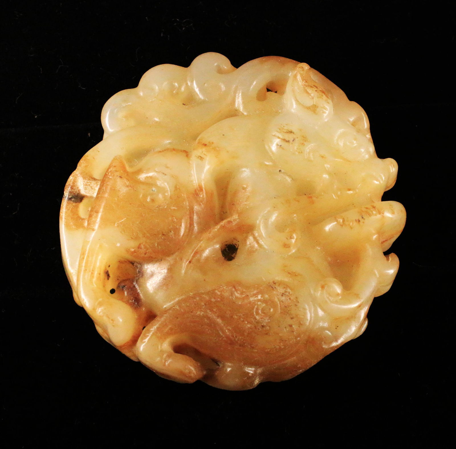 Fine handcarved jade decorated 1850 55 gr  China (1 of 2)