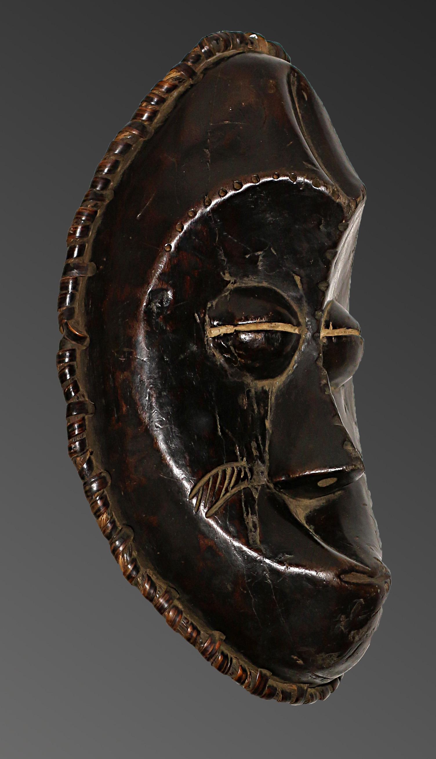 Congo. 1970 circa. Lwalwa spirit mask. 646 gr. - (1 of 5)