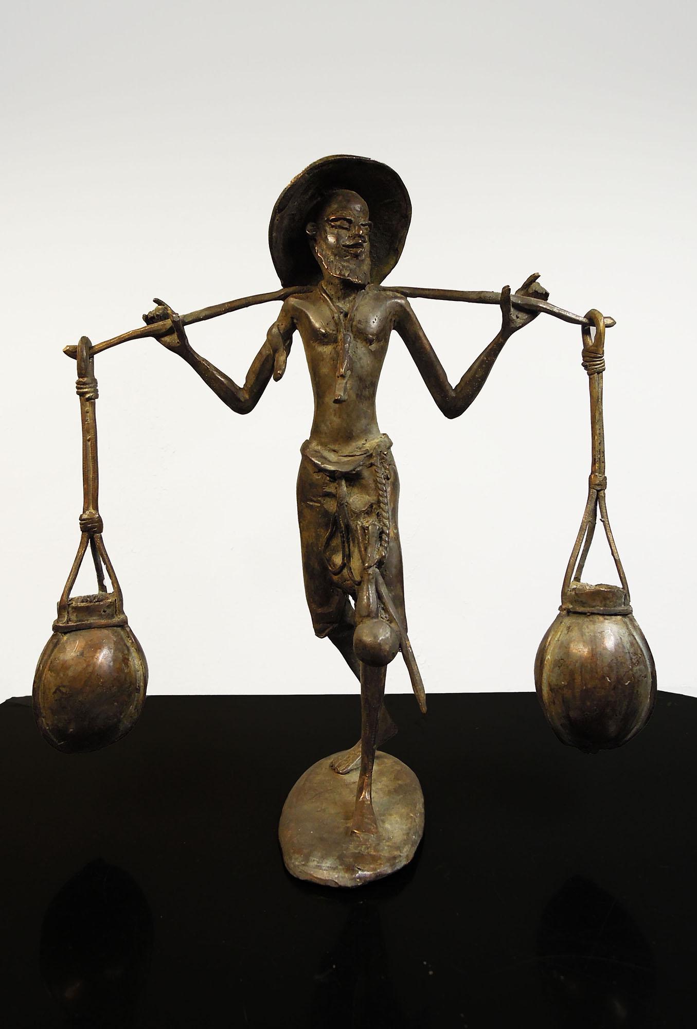 Niger Tuareg people 1930 Bronze man statue 2.1 kg. â€“ (1 of 3)