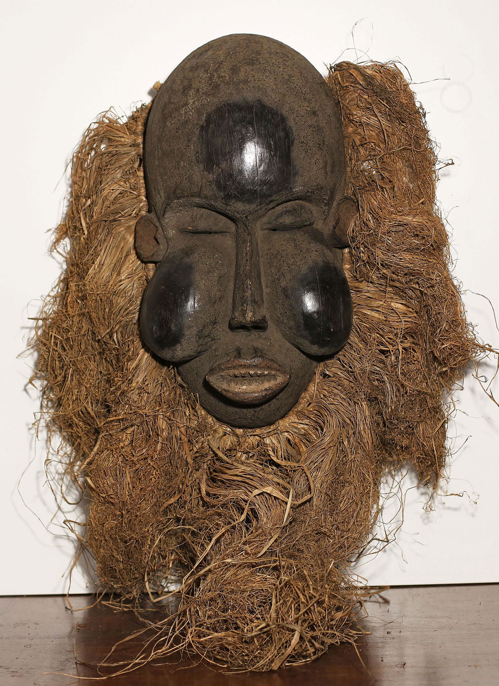Cameroon. Impressive Bamun people ceremonial mask. 1,5 (1 of 5)