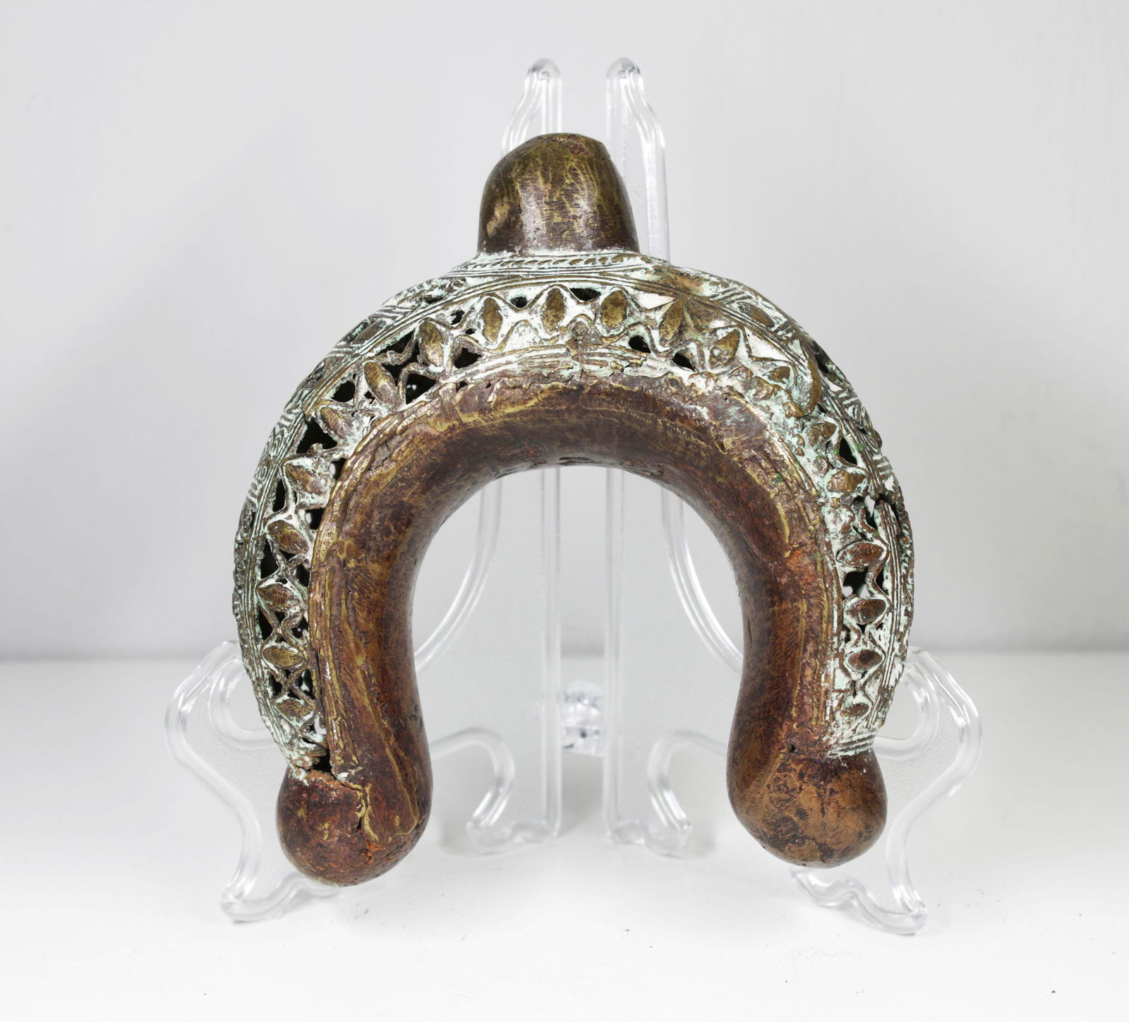 FINE BRACELET OF BAMUN PEOPLE IN OPEN WORK 1900 AD (1 of 3)