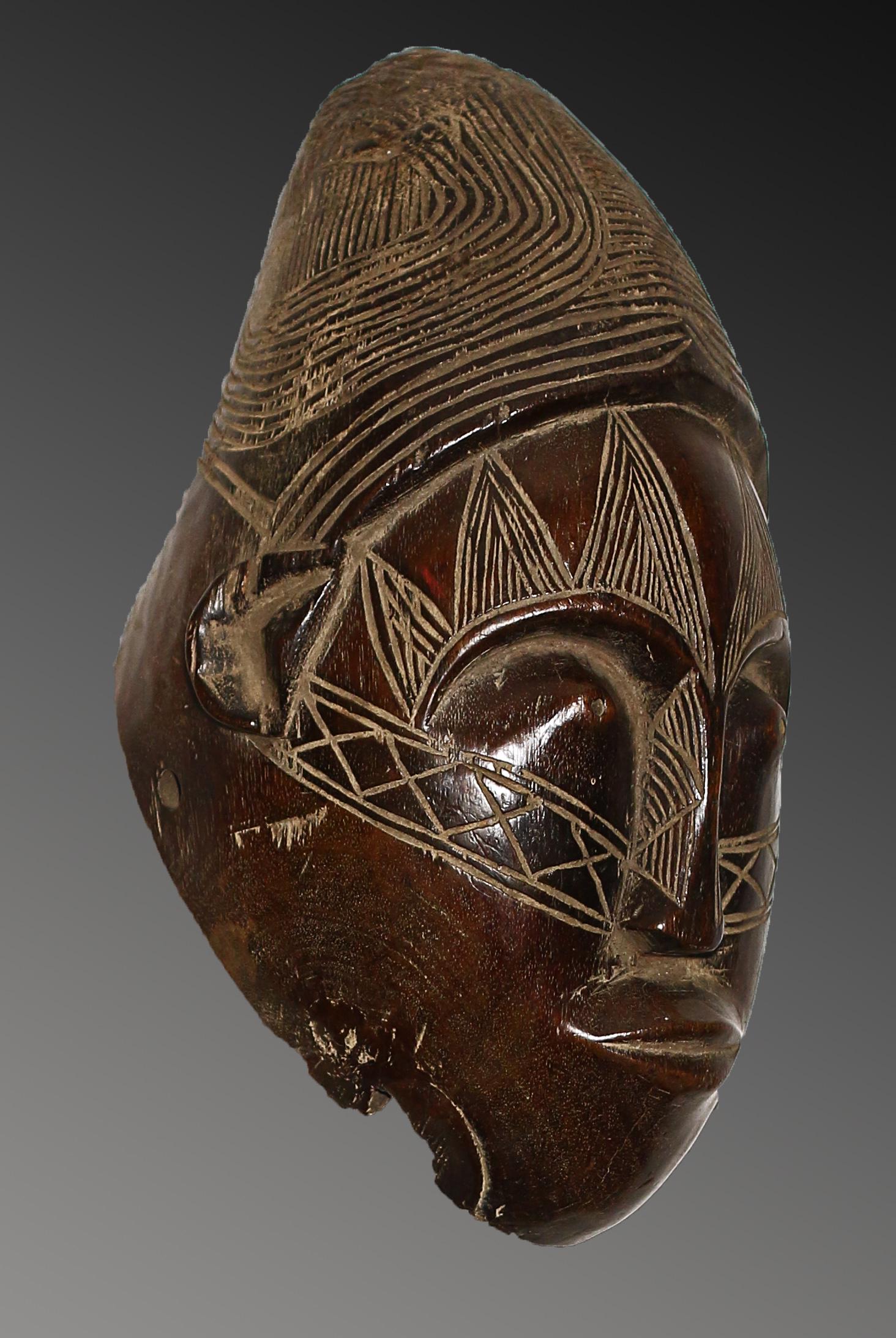 Congo. 1960 circa. MANGBETU Mask Decorate with white (1 of 4)