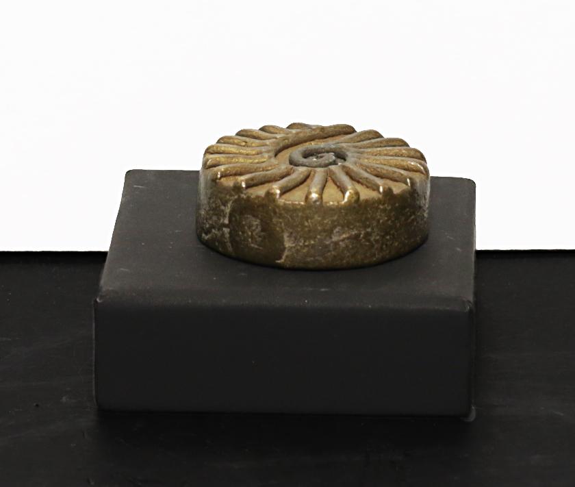 Ivory coast Ashanti Bronze weight statue in a round (1 of 4)