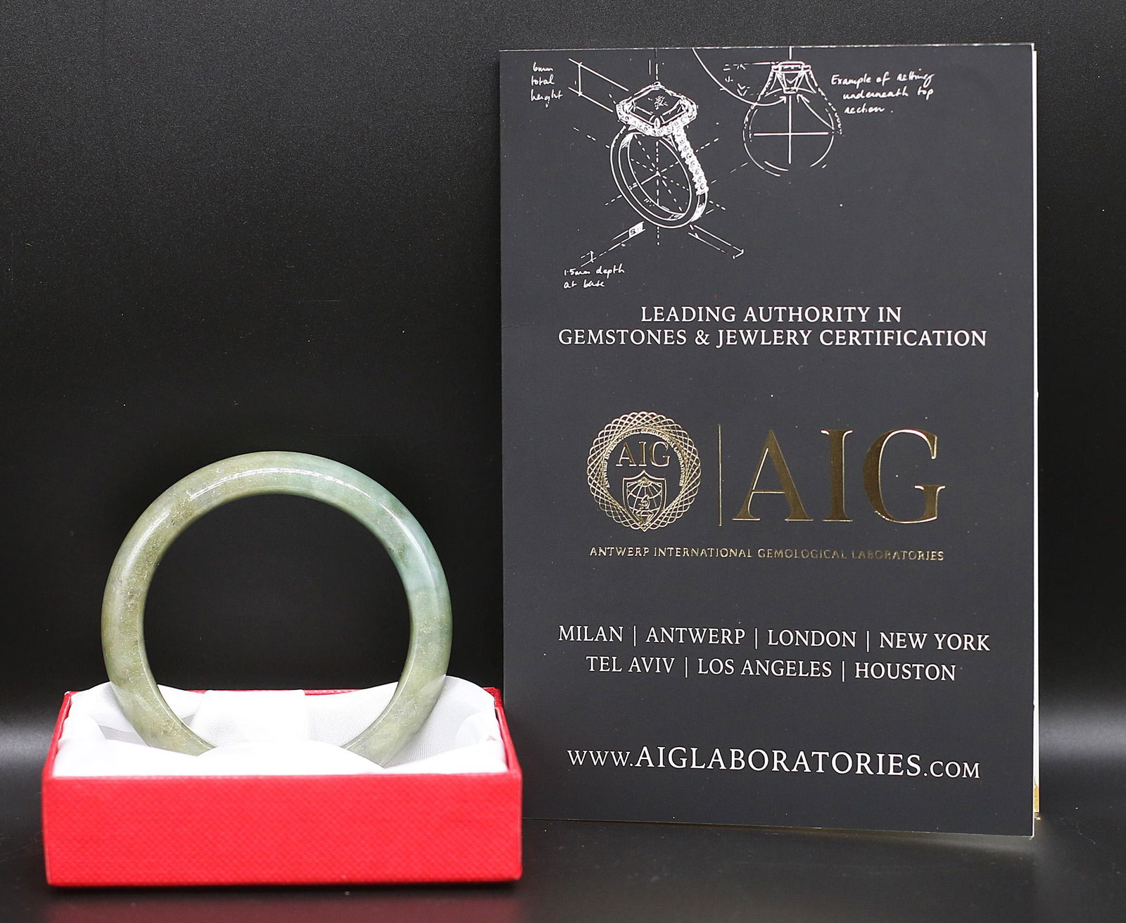 China Jadeite Bangle grade A with certificate  247.16 ct (1 of 7)