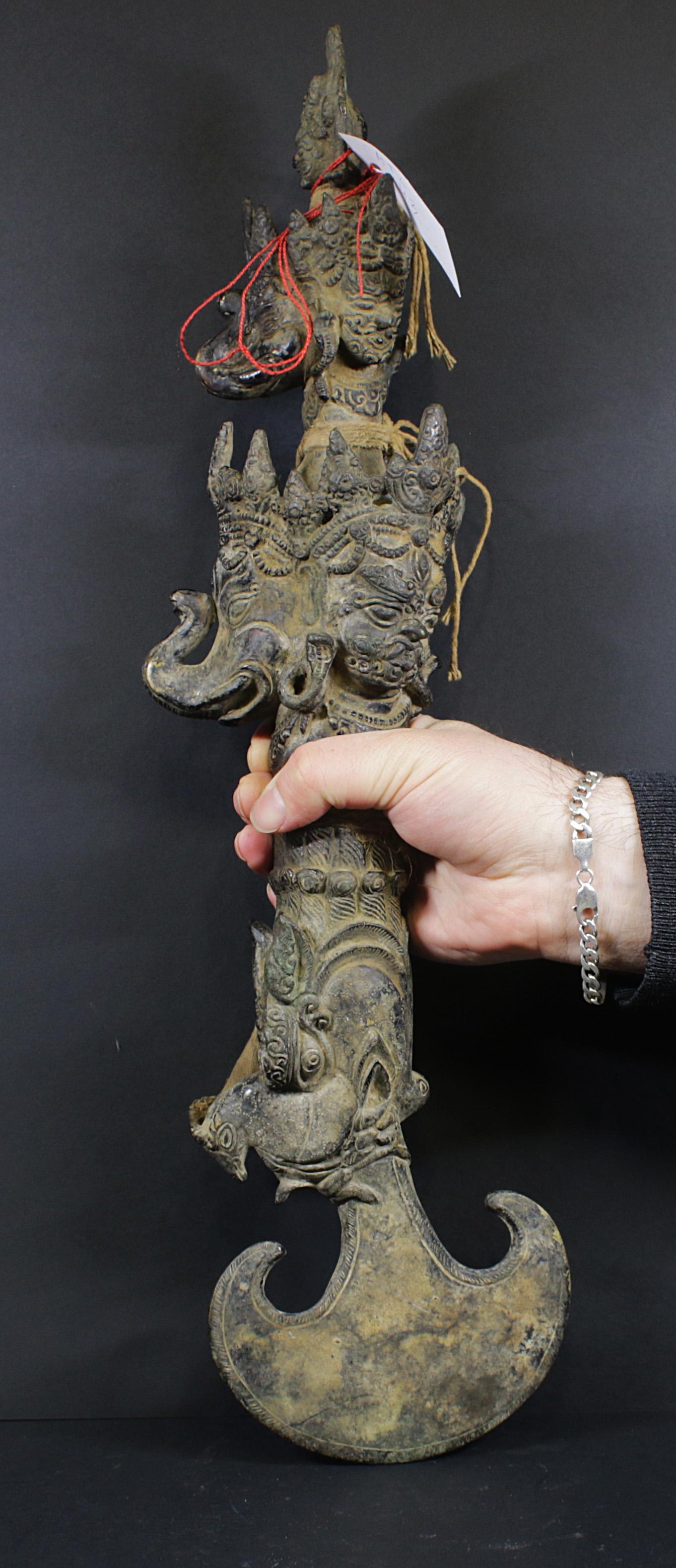 Tibet 1850AD Vajrayana Buddhism Kartika Axe 3,4 kg - 51cm. (1 of 9)