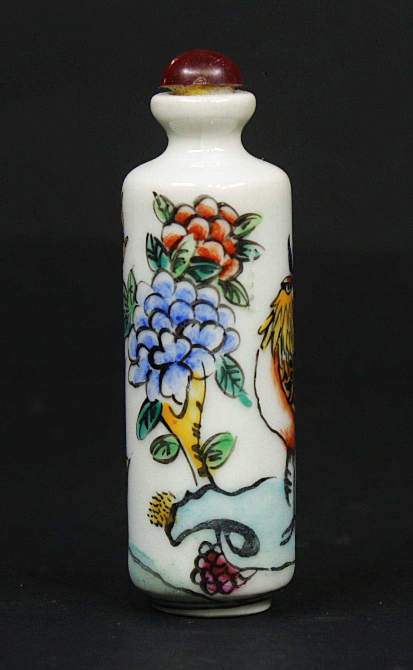 China 1920 Ennameled Porcelain snuff bottle 26 gr -67 mm. (1 of 5)