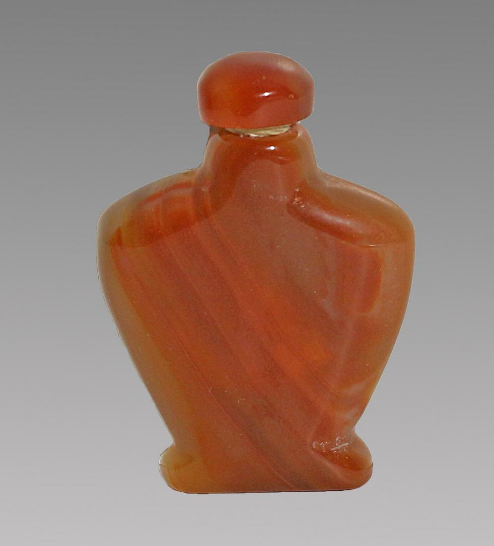 China Min Guo Period 1920 Handcarved agate snuff bottle: China. Min Guo Period. 1920 circa. Handcarved agate snuff bottle. 37 gr. - 58x40x13 mm