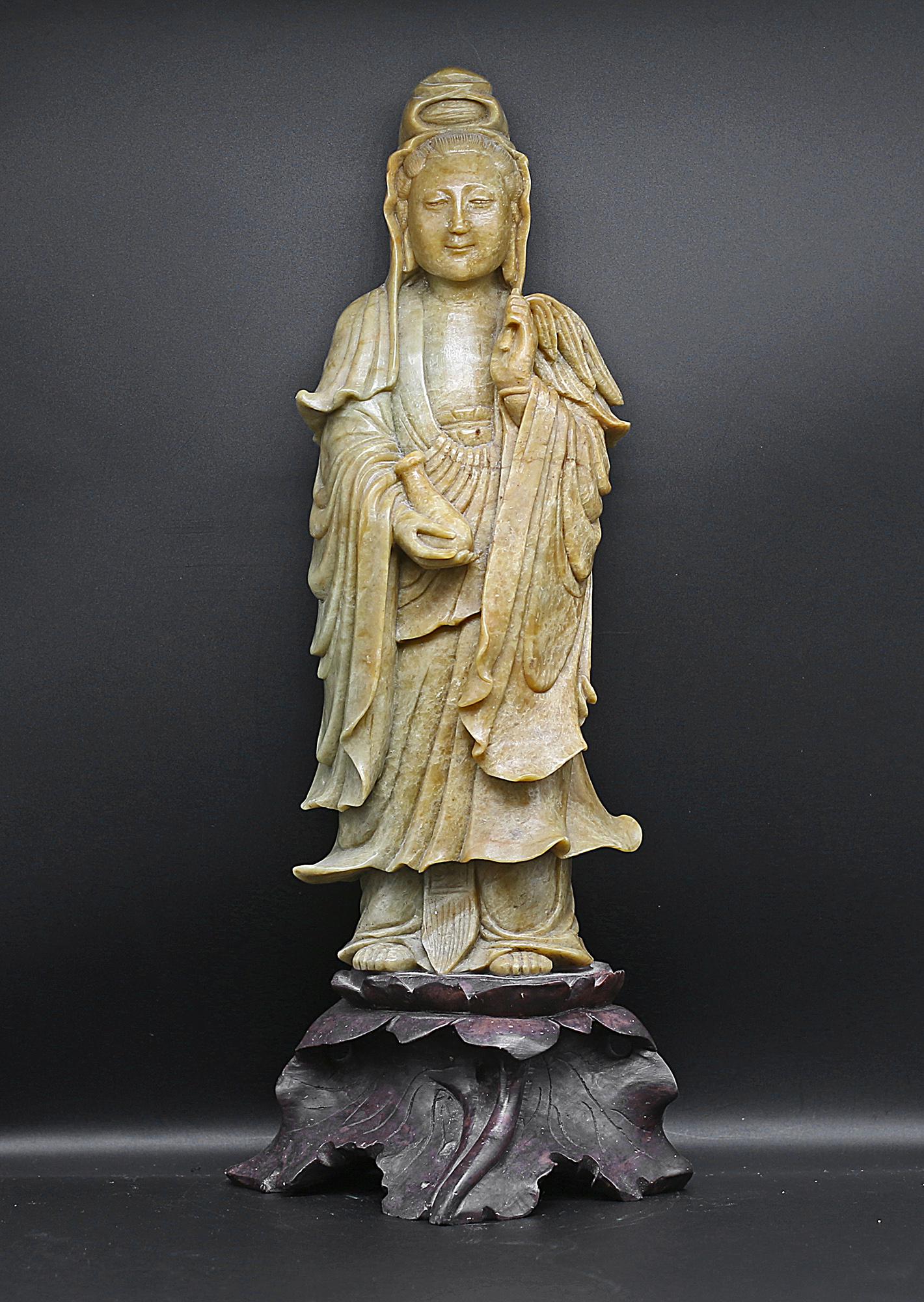 China 1950 Soapstone Guanyin Buddha statue 3,2 kg-34 cm (1 of 6)
