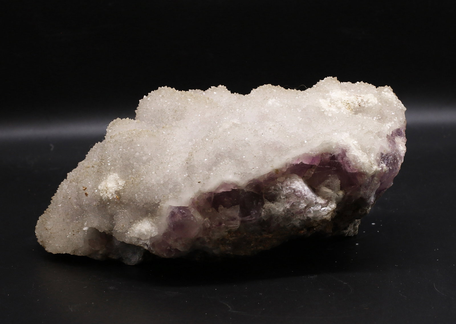 Heavy collectible mineral Quartz and Fluorite. 1,8 kg. - 17x8x13 cm: Rare Heavy collectible mineral crystal. White Quartz on pale violet Fluorite. 1,8 kg. - 17x8x13 cm
