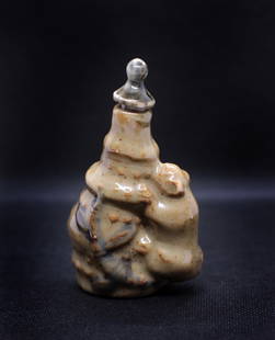 China Min Guo period Porcelain snuff bottle: China. Min Guo period. 1920 circa. Porcelain snuff bottle. 68 gr. - 8x5x3 cm.