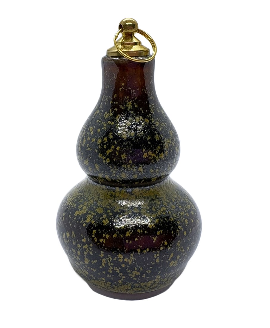 China. 1970s Porcelain snuff bottle: China. 1970s. Porcelain snuff bottle. Extremely fine. 65 gr. - 8x4,5x4,5 cm