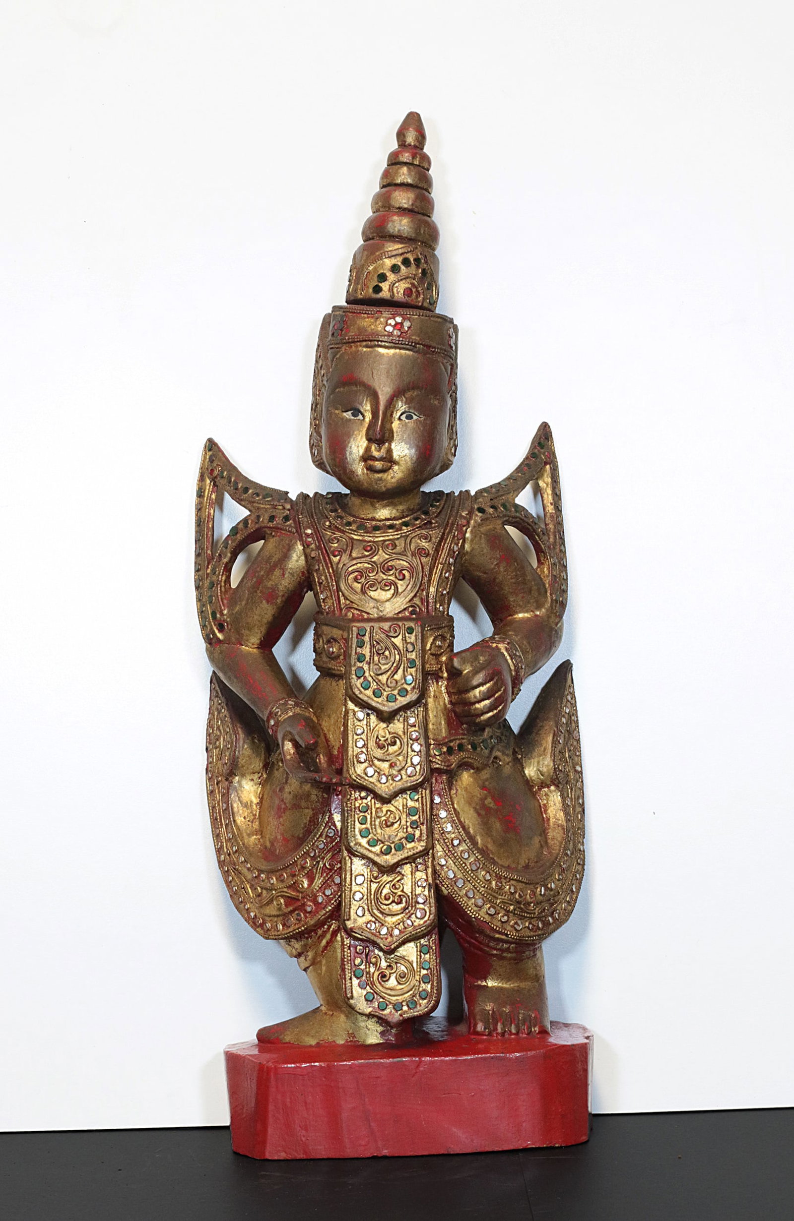 Thailand Old Wooden Buddha Statue.1,7 kg. - 50cm: Thailandia. Old Wooden Buddha Statue. Gilted and red painted. Fully Decorated with glazed paste.1,7 kg. - 50x18x14 cm