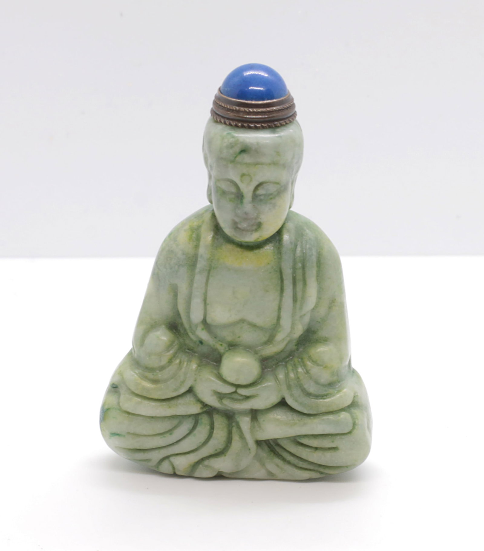 China 1920 hardstone snuff bottle: China. Minguo period. 1920 circa. Handcarved hardstone snuff bottle in a GuanYin Buddha. Extremely fine. 56 gr. - 6,4x 4x1,8 cm