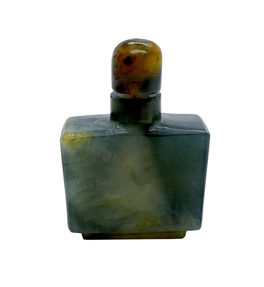 China 1950s Handcarved hardstone snuff bottle: China. 1950s. Handcarved hardstone snuff bottle. 49 gr. - 5,5x4x1,5 cm