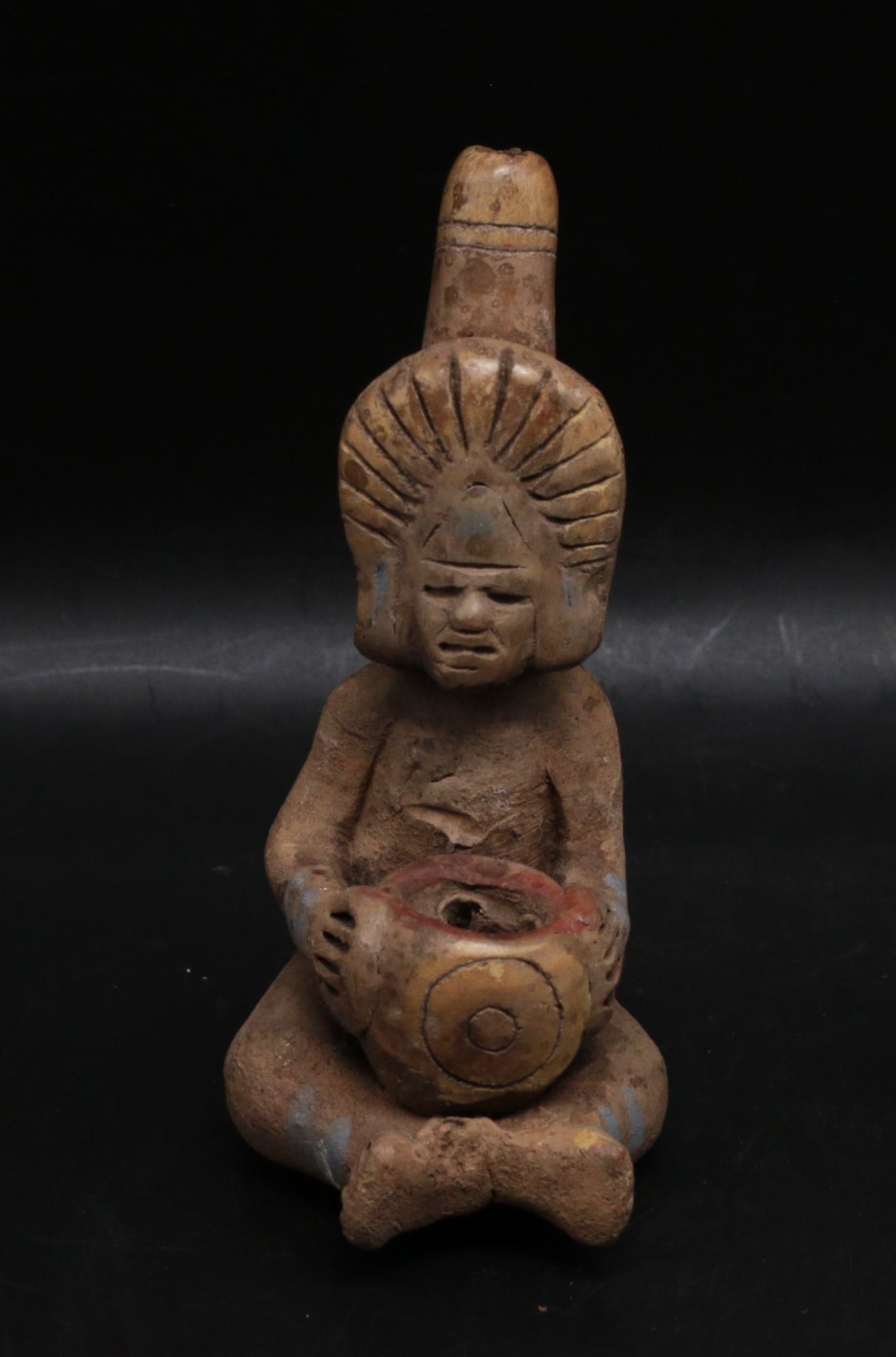 Mexico 1850/1890 Earthenware pipe precolumbian stye: Mexico. 1850/1890. Old Earthenware pipe in precolumbian stye. Traces of glaze. 60 gr. - 9x5x4 cm