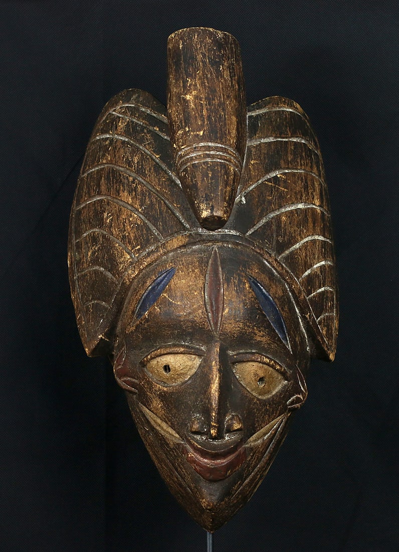 Nigeria Igbo People Wooden mask 38cm (1 of 5)