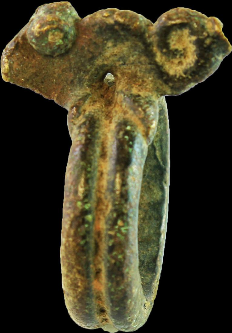 BURKINA FASO MOSSI PEOPLE RING WITH CHAMELEON 1850 AD (1 of 2)