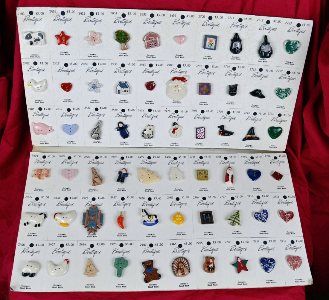 Set Collection Ceramic Buttons On Display Card Lansing (1 of 6)