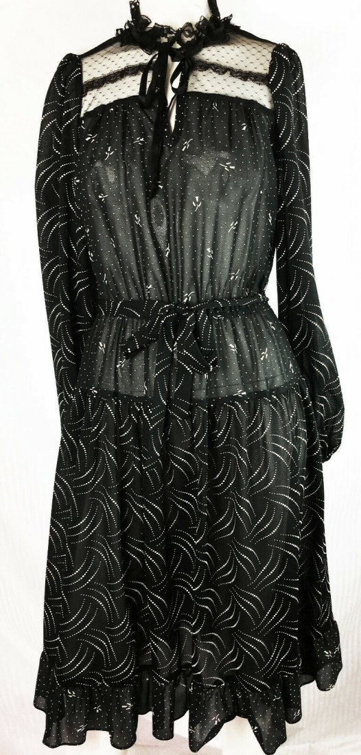 70s Goth Prairie Gypsy Dress: Bust 36-39, Waist 24-30, hip free.