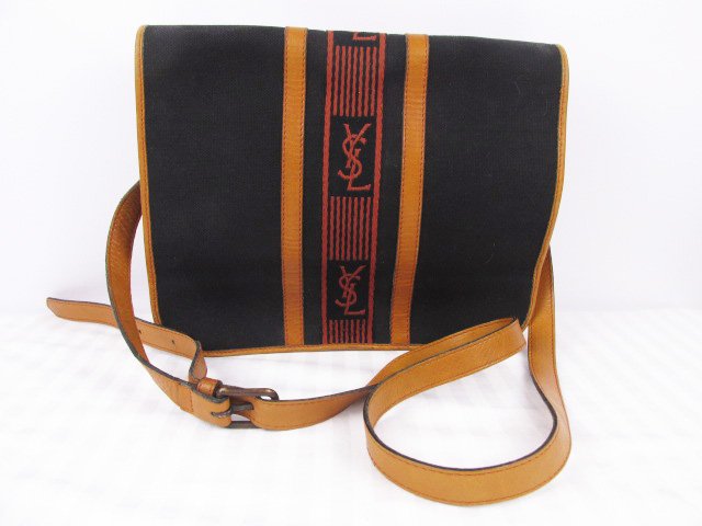 Yves Saint Laurent Crossbody Messenger Bag YSL: Measures 11 wide by 9 inches tall. Shipping for this lot is $18.00 USA, $40.00 International. We combine shipping on multiple lots. ZERO% BUYERS PREMIUM ON ALL LOTS!! Payment is due within 7 days of i