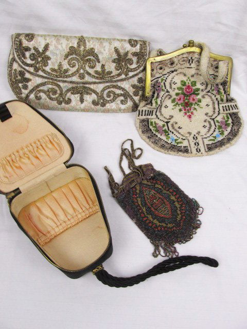 Lot of Vintage & Antique Beaded Bags: Shipping for this lot is $12.00 USA, 40.00 International. We combine shipping on multiple lots. ZERO% BUYERS PREMIUM ON ALL LOTS!! Payment is due within 7 days of invoice or item is forfeited and will