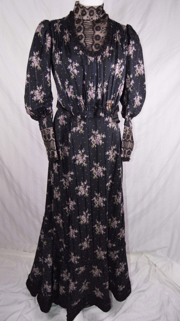 1900 Edwardian Black Dress w Floral Spray Pattern (1 of 4)