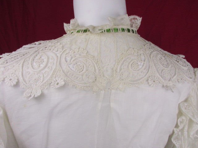 1900 Edwardian Lace Insert Cape Caplet Blouse: 1900 Cape. Shipping for this lot is $12.00 USA, $40.00 International. We combine shipping on multiple lots. ZERO% BUYERS PREMIUM ON ALL LOTS! Payment is due within 7 days of invoice or item is forfeit
