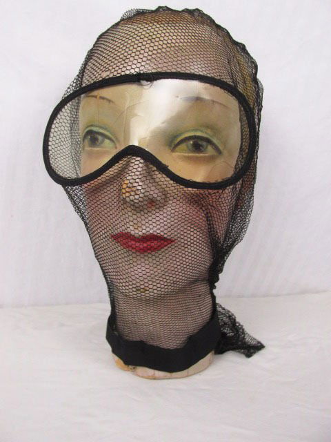 C 1900 - 1910 Woman's Motoring Veil Plastic Goggle (1 of 5)