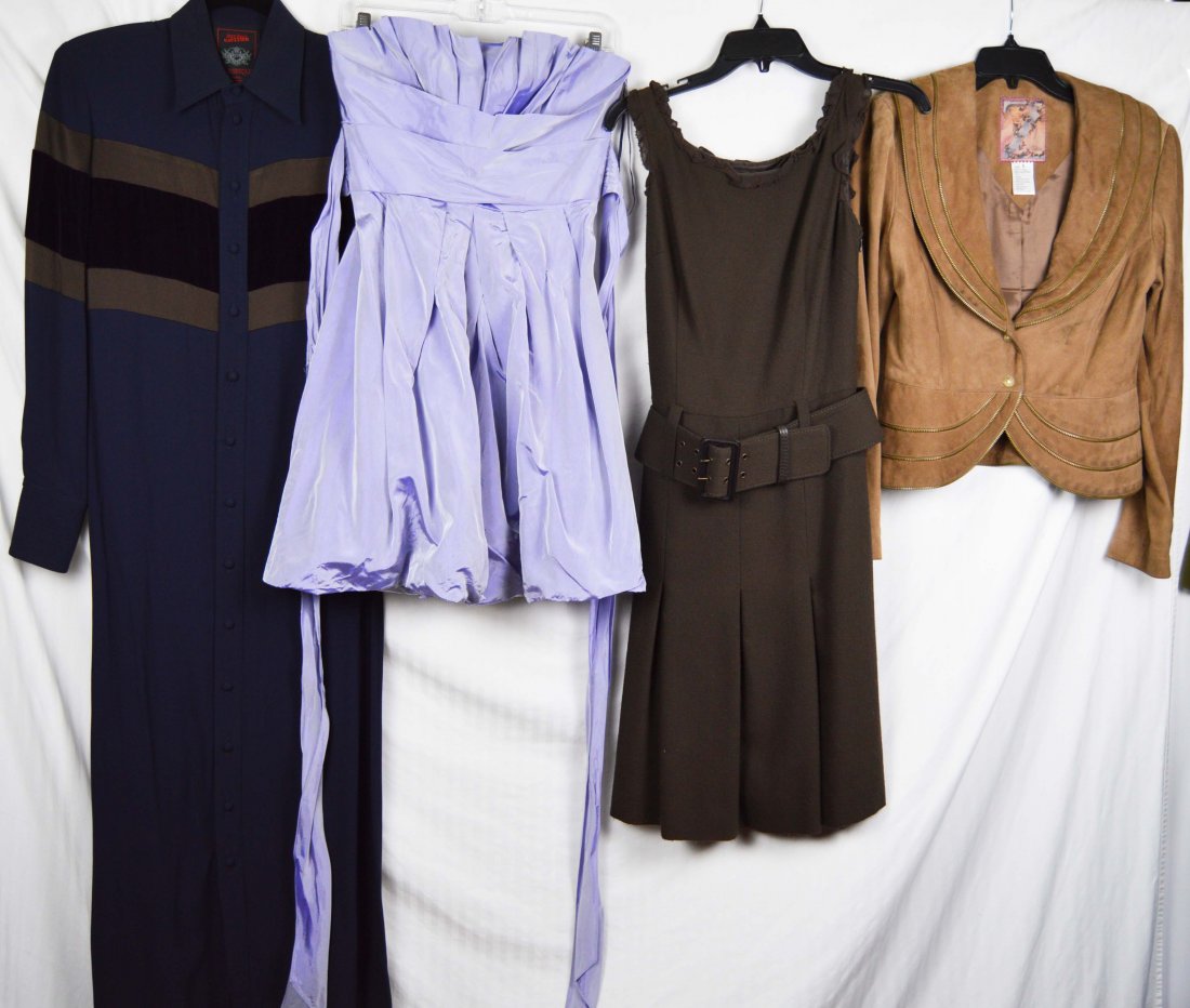 Lot Designer Clothing Moschino Gaulter Vera Wang: Shipping for this lot is $25.00 USA. We combine shipping on multiple lots. ZERO% BUYERS PREMIUM ON ALL LOTS! Payment is due within 7 days of invoice or item is forfeited and will shortly be resold. We