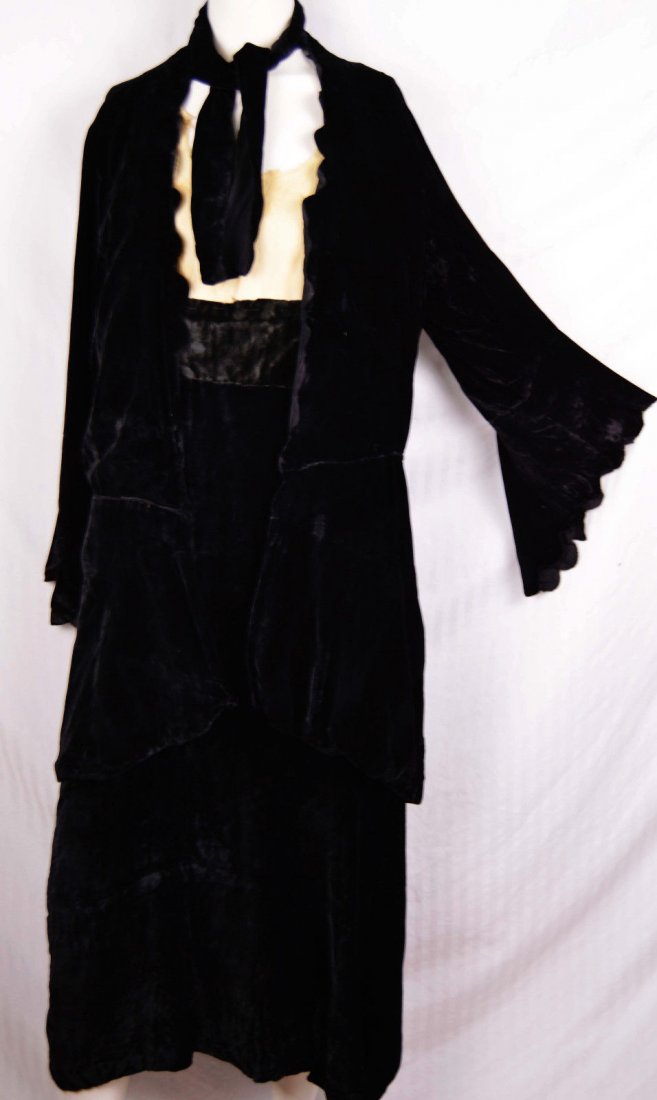 20s Flapper Black Velvet 2 Pc Dress & Jacket Suit (1 of 4)