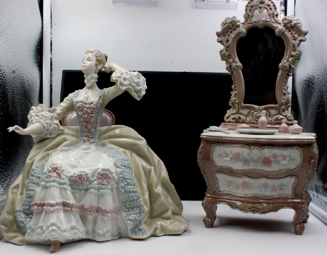 Lladro "Lady in Dressing Table" Issued 1973 (1 of 7)