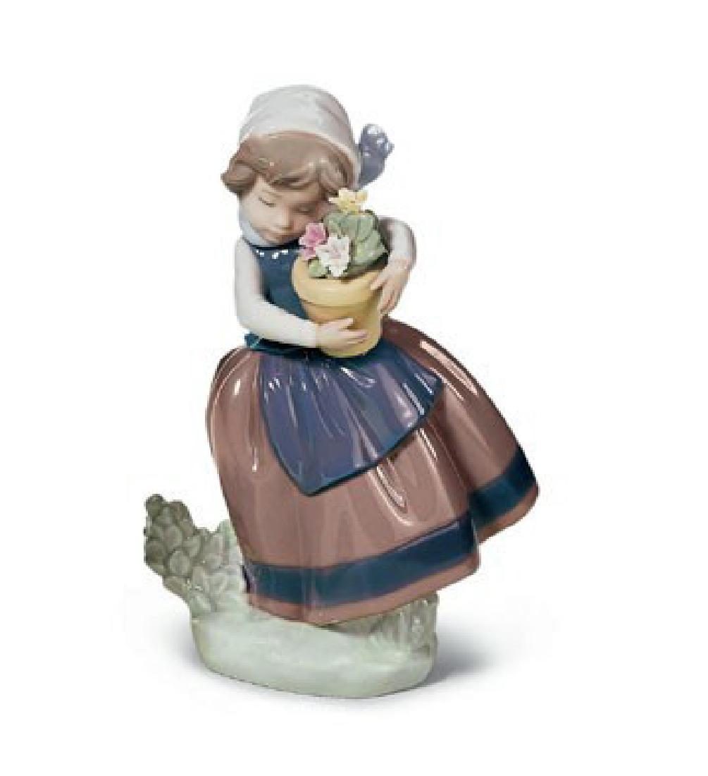 Lladro "Spring is Here" Porcelain Figure #5223 (1 of 1)