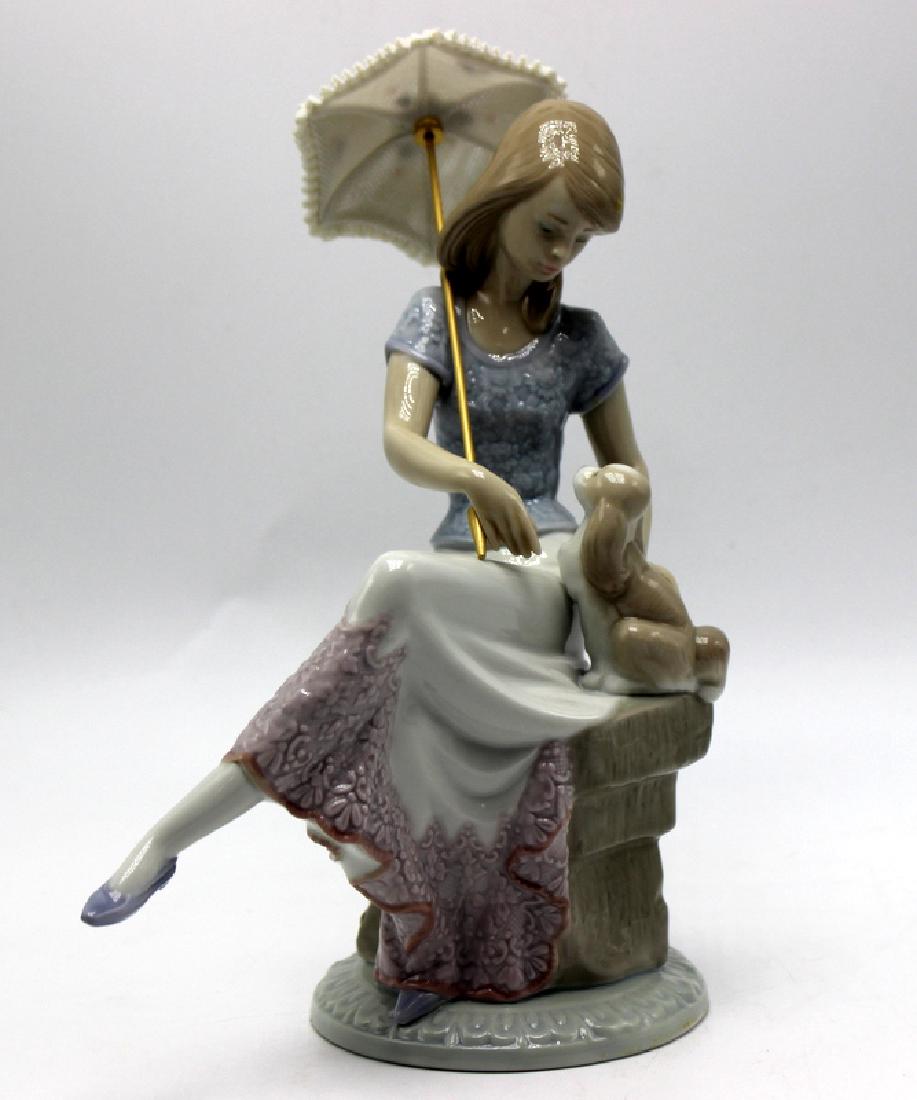 Lladro #7612 "Picture Perfect" Porcelain (1 of 3)