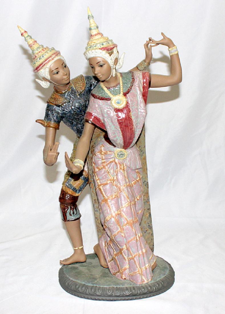 Lladro Figurine # 12058 "Thai Couple" (1 of 4)