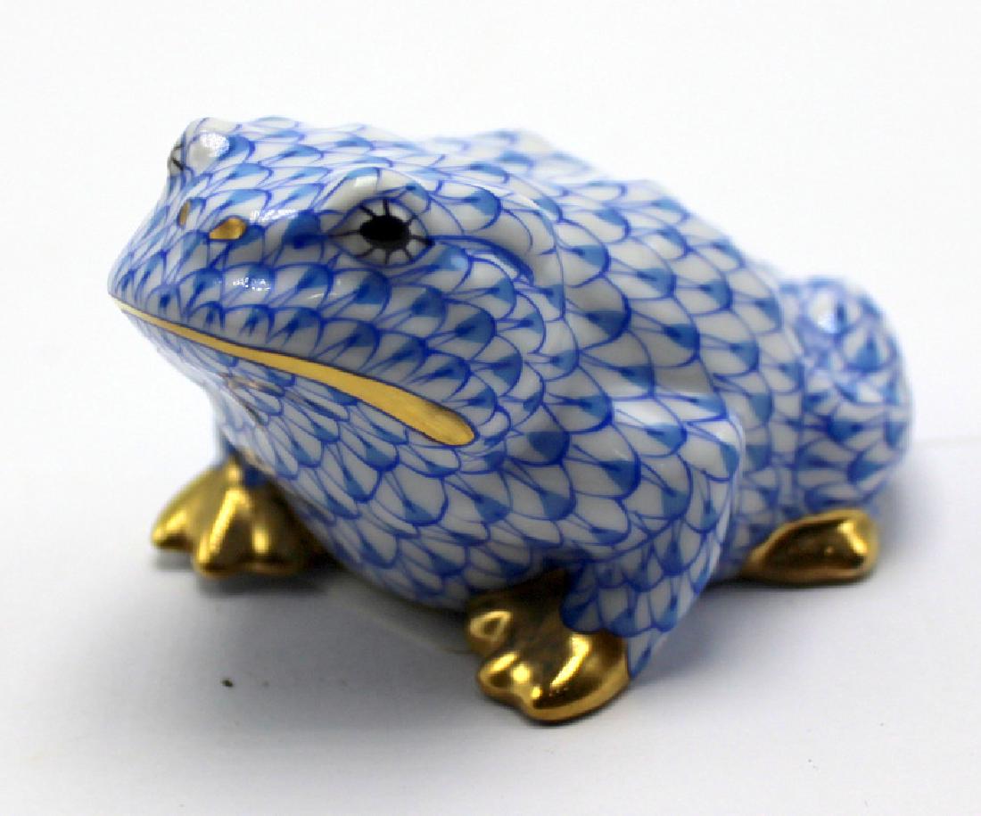 Herend Fishnet Blue Frog (1 of 2)