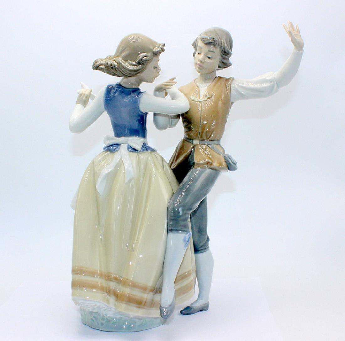 Lladro #5252 "Dancing the Polka" (1 of 3)