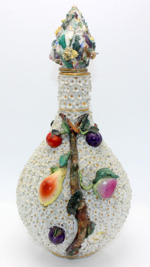 Meissen Schneeballen Vase (1 of 5)