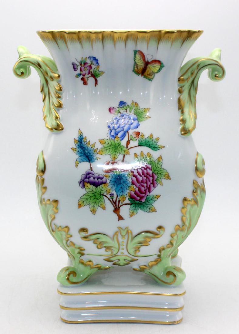 Herend Queen Victoria Handpainted Vase (1 of 3)
