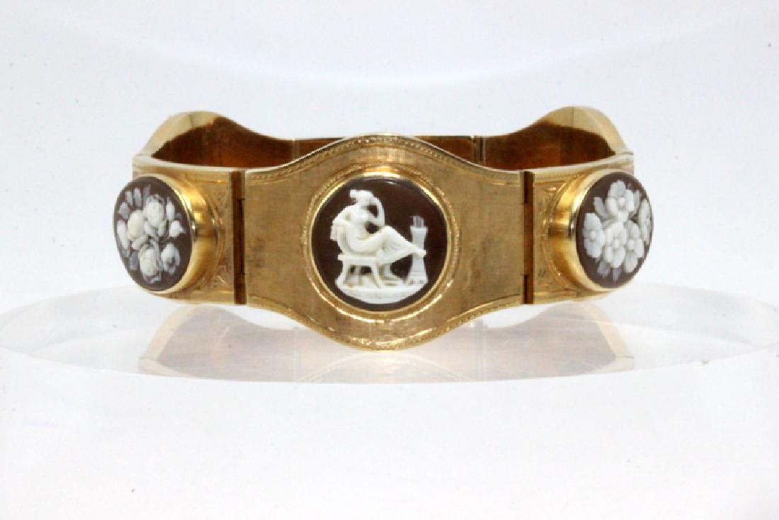 18kt YG & Shell Cameo Bracelet (1 of 1)